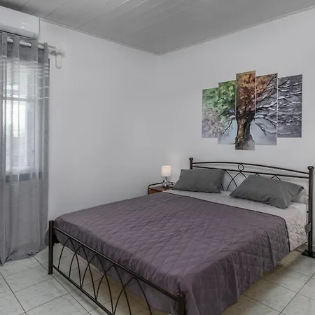 Wood And Stone * Adámasz