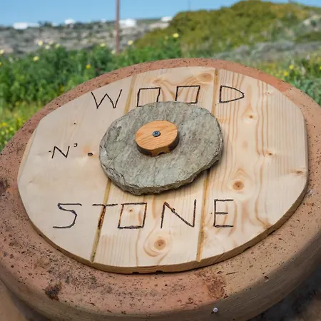 Wood And Stone Apartman *